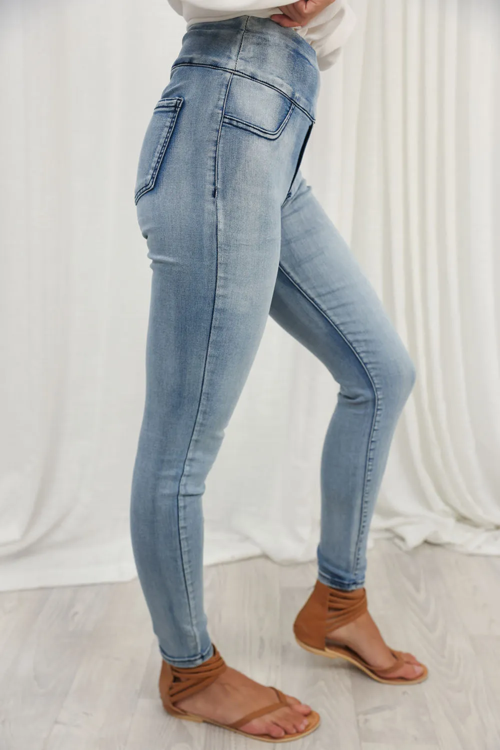 The Petite No-Panel Jeans